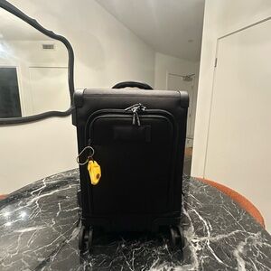 Dagne Dover Black Rolling Travel Bag